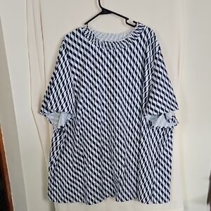BloomChic Navy and White Geometric Blouse